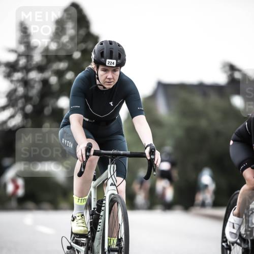 21.06.2026 - 29. Vierlanden-Triathlon H.Heesch http://msf.ph/oto/9897890 21.06.2026 10:02:53 Radfahren 139, 224, 232, 294 meine-sportfotos.de