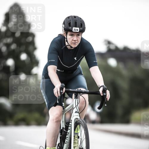 21.06.2026 - 29. Vierlanden-Triathlon H.Heesch http://msf.ph/oto/9897900 21.06.2026 10:02:54 Radfahren 91, 224, 232, 276, 294 meine-sportfotos.de