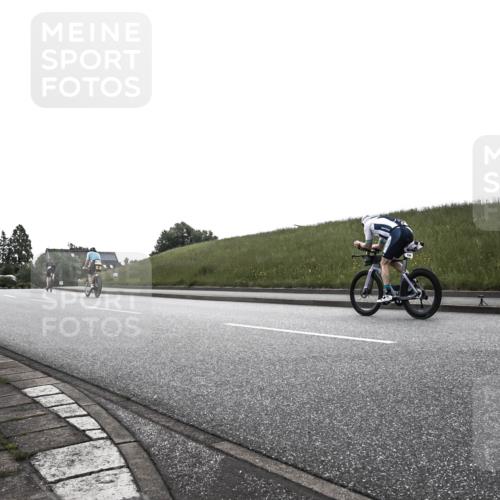 21.06.2026 - 29. Vierlanden-Triathlon H.Heesch http://msf.ph/oto/9897907 21.06.2026 09:29:21 Radfahren 156, 236 meine-sportfotos.de