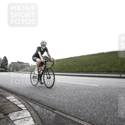21.06.2026 - 29. Vierlanden-Triathlon H.Heesch http://msf.ph/oto/9897910 21.06.2026 09:29:24 Radfahren 156, 236 meine-sportfotos.de