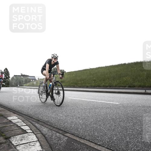 21.06.2026 - 29. Vierlanden-Triathlon H.Heesch http://msf.ph/oto/9897916 21.06.2026 09:29:42 Radfahren 186, 249 meine-sportfotos.de