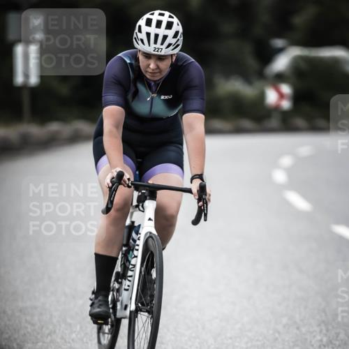 21.06.2026 - 29. Vierlanden-Triathlon H.Heesch http://msf.ph/oto/9897940 21.06.2026 10:03:30 Radfahren 227 meine-sportfotos.de