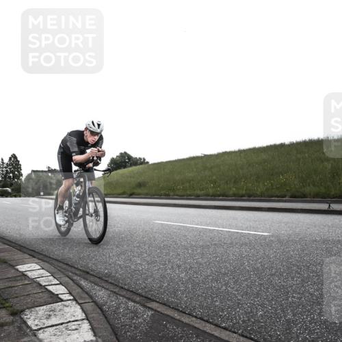 21.06.2026 - 29. Vierlanden-Triathlon H.Heesch http://msf.ph/oto/9897965 21.06.2026 09:34:03 Radfahren 70, 153 meine-sportfotos.de
