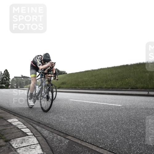 21.06.2026 - 29. Vierlanden-Triathlon H.Heesch http://msf.ph/oto/9897971 21.06.2026 09:34:08 Radfahren 39, 44, 70, 296 meine-sportfotos.de