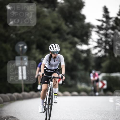 21.06.2026 - 29. Vierlanden-Triathlon H.Heesch http://msf.ph/oto/9897978 21.06.2026 10:03:57 Radfahren 35, 142, 161, 181, 238, 257, 271, 337, 362 meine-sportfotos.de