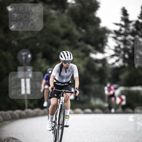 21.06.2026 - 29. Vierlanden-Triathlon H.Heesch http://msf.ph/oto/9897981 21.06.2026 10:03:57 Radfahren 35, 142, 161, 181, 238, 257, 271, 337, 362 meine-sportfotos.de