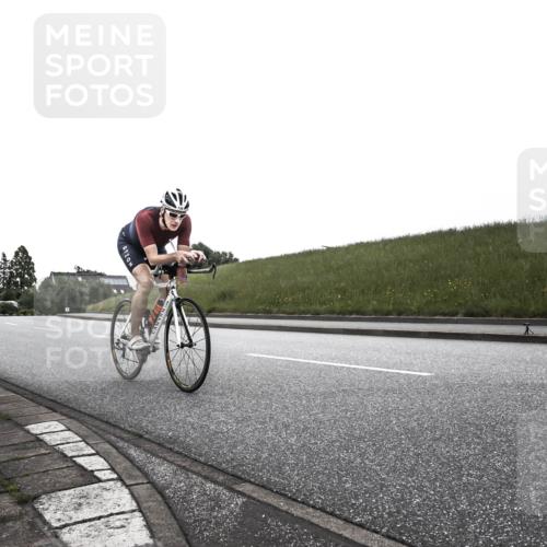 21.06.2026 - 29. Vierlanden-Triathlon H.Heesch http://msf.ph/oto/9898043 21.06.2026 09:41:09 Radfahren 126 meine-sportfotos.de