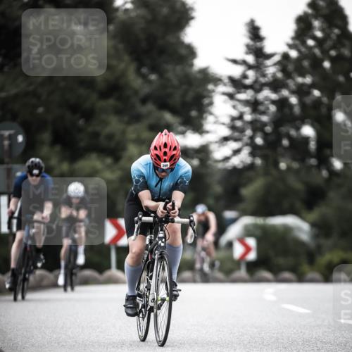 21.06.2026 - 29. Vierlanden-Triathlon H.Heesch http://msf.ph/oto/9898068 21.06.2026 10:04:18 Radfahren 75, 90, 260, 324, 350, 379 meine-sportfotos.de