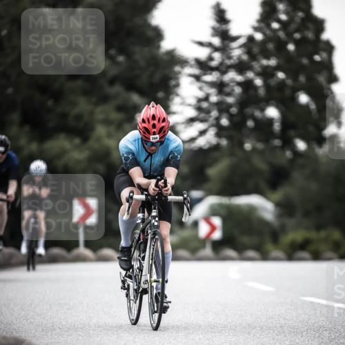 21.06.2026 - 29. Vierlanden-Triathlon H.Heesch http://msf.ph/oto/9898070 21.06.2026 10:04:19 Radfahren 75, 90, 260, 324, 350, 379 meine-sportfotos.de