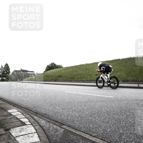 21.06.2026 - 29. Vierlanden-Triathlon H.Heesch http://msf.ph/oto/9898098 21.06.2026 09:47:17 Radfahren 291 meine-sportfotos.de