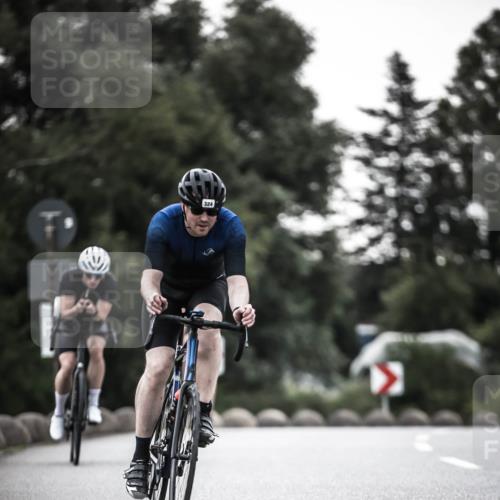 21.06.2026 - 29. Vierlanden-Triathlon H.Heesch http://msf.ph/oto/9898102 21.06.2026 10:04:20 Radfahren 75, 90, 260, 324, 350, 379 meine-sportfotos.de