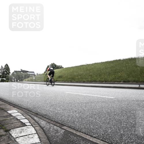 21.06.2026 - 29. Vierlanden-Triathlon H.Heesch http://msf.ph/oto/9898111 21.06.2026 09:47:21 Radfahren  meine-sportfotos.de