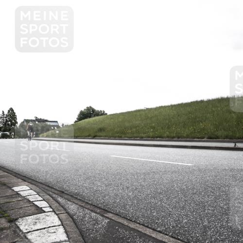 21.06.2026 - 29. Vierlanden-Triathlon H.Heesch http://msf.ph/oto/9898120 21.06.2026 09:47:23 Radfahren  meine-sportfotos.de