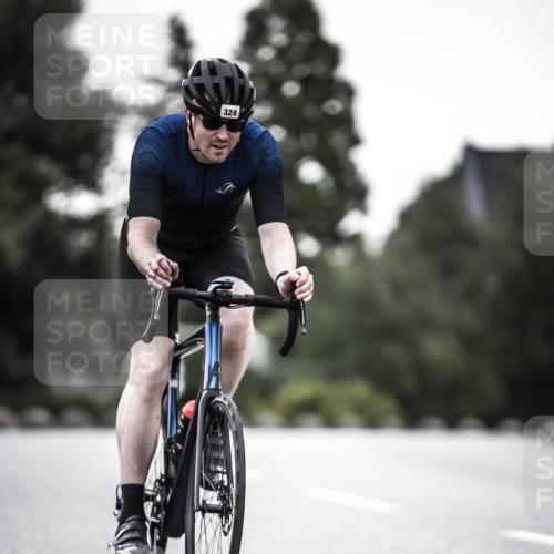 21.06.2026 - 29. Vierlanden-Triathlon H.Heesch http://msf.ph/oto/9898129 21.06.2026 10:04:20 Radfahren 75, 90, 260, 324, 350, 379 meine-sportfotos.de