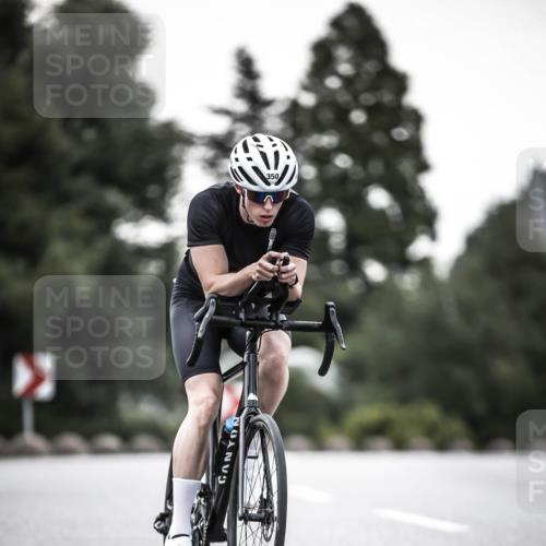 21.06.2026 - 29. Vierlanden-Triathlon H.Heesch http://msf.ph/oto/9898156 21.06.2026 10:04:22 Radfahren 44, 75, 90, 260, 324, 350, 379 meine-sportfotos.de