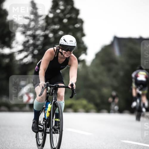 21.06.2026 - 29. Vierlanden-Triathlon H.Heesch http://msf.ph/oto/9898242 21.06.2026 10:04:38 Radfahren 47, 235, 307, 389 meine-sportfotos.de