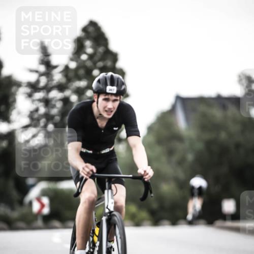 21.06.2026 - 29. Vierlanden-Triathlon H.Heesch http://msf.ph/oto/9898264 21.06.2026 10:04:46 Radfahren 86, 307, 329, 365 meine-sportfotos.de