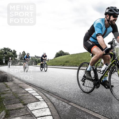 21.06.2026 - 29. Vierlanden-Triathlon H.Heesch http://msf.ph/oto/9898271 21.06.2026 09:53:30 Radfahren 51, 74, 79, 183, 219, 268, 302 meine-sportfotos.de