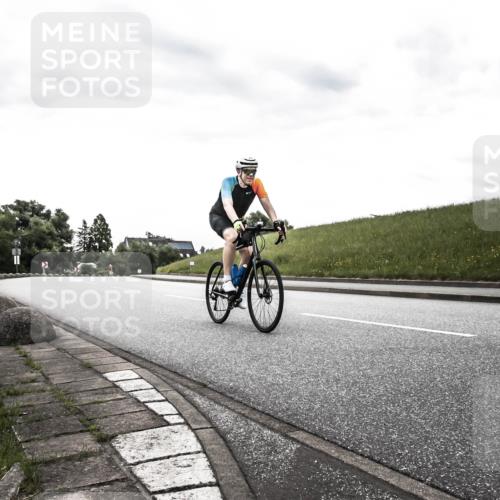 21.06.2026 - 29. Vierlanden-Triathlon H.Heesch http://msf.ph/oto/9898314 21.06.2026 09:56:35 Radfahren 259, 291 meine-sportfotos.de