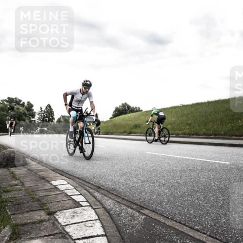21.06.2026 - 29. Vierlanden-Triathlon H.Heesch http://msf.ph/oto/9898321 21.06.2026 09:56:45 Radfahren 12, 13, 174, 239 meine-sportfotos.de