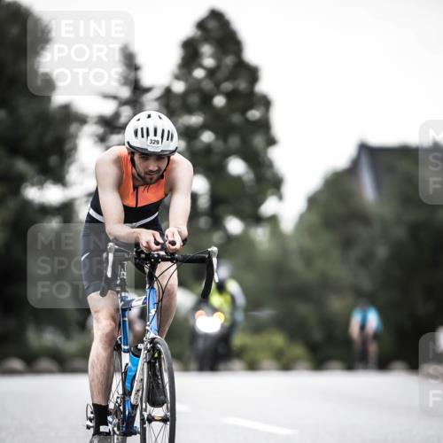 21.06.2026 - 29. Vierlanden-Triathlon H.Heesch http://msf.ph/oto/9898329 21.06.2026 10:04:50 Radfahren 86, 174, 329, 352, 365 meine-sportfotos.de