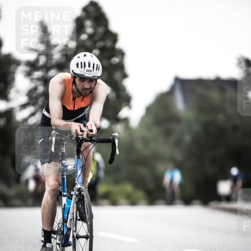 21.06.2026 - 29. Vierlanden-Triathlon H.Heesch http://msf.ph/oto/9898335 21.06.2026 10:04:50 Radfahren 86, 174, 329, 352, 365 meine-sportfotos.de