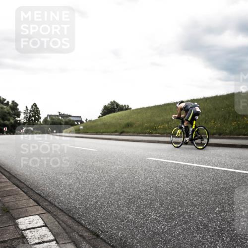 21.06.2026 - 29. Vierlanden-Triathlon H.Heesch http://msf.ph/oto/9898348 21.06.2026 10:00:00 Radfahren 84, 169 meine-sportfotos.de