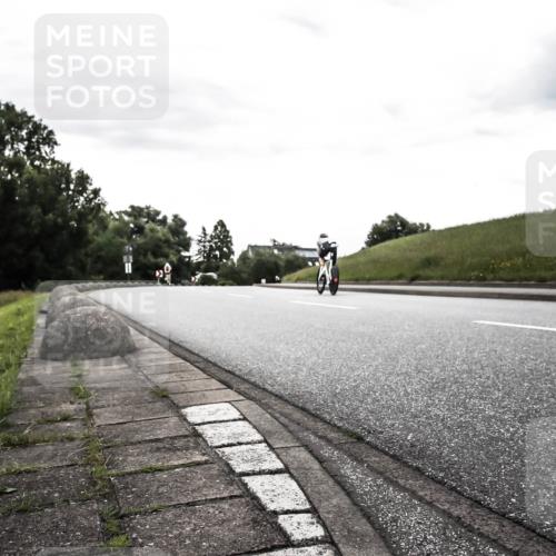 21.06.2026 - 29. Vierlanden-Triathlon H.Heesch http://msf.ph/oto/9898357 21.06.2026 10:00:24 Radfahren 225 meine-sportfotos.de