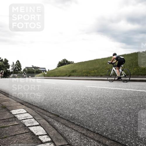 21.06.2026 - 29. Vierlanden-Triathlon H.Heesch http://msf.ph/oto/9898373 21.06.2026 10:01:03 Radfahren 29, 40, 61, 228, 390 meine-sportfotos.de