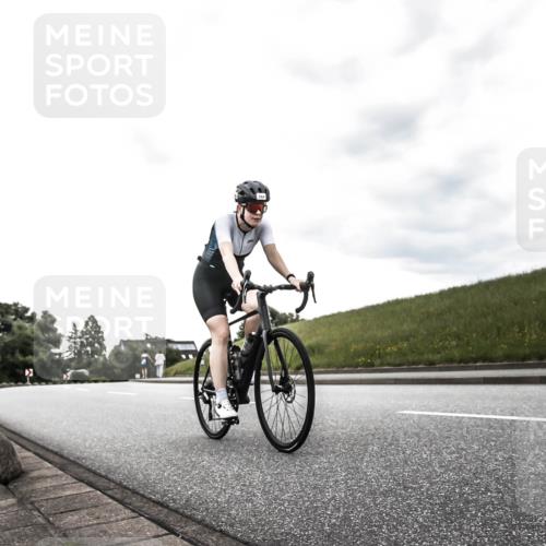 21.06.2026 - 29. Vierlanden-Triathlon H.Heesch http://msf.ph/oto/9898447 21.06.2026 10:05:10 Radfahren 264, 323, 326 meine-sportfotos.de