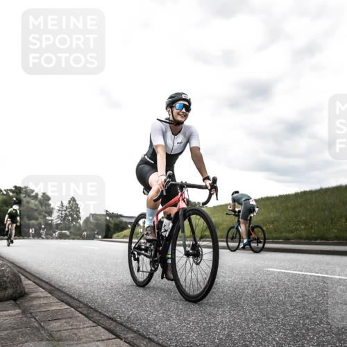 21.06.2026 - 29. Vierlanden-Triathlon H.Heesch http://msf.ph/oto/9898460 21.06.2026 10:05:45 Radfahren 133, 252, 259 meine-sportfotos.de