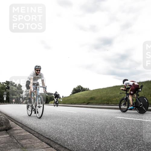 21.06.2026 - 29. Vierlanden-Triathlon H.Heesch http://msf.ph/oto/9898469 21.06.2026 10:06:19 Radfahren 354 meine-sportfotos.de