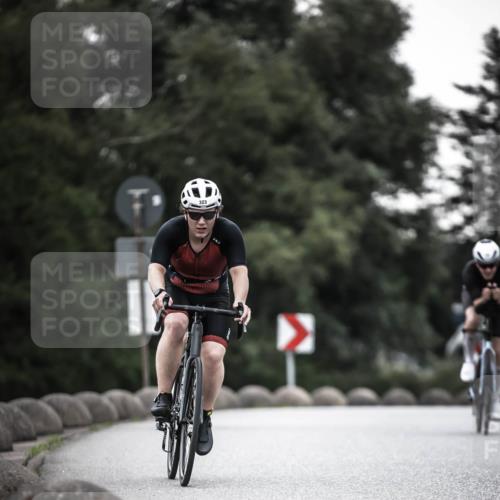 21.06.2026 - 29. Vierlanden-Triathlon H.Heesch http://msf.ph/oto/9898499 21.06.2026 10:05:07 Radfahren 130, 264, 275, 308, 323, 326 meine-sportfotos.de