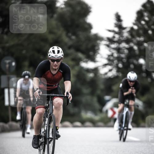 21.06.2026 - 29. Vierlanden-Triathlon H.Heesch http://msf.ph/oto/9898519 21.06.2026 10:05:08 Radfahren 130, 264, 275, 323, 326 meine-sportfotos.de