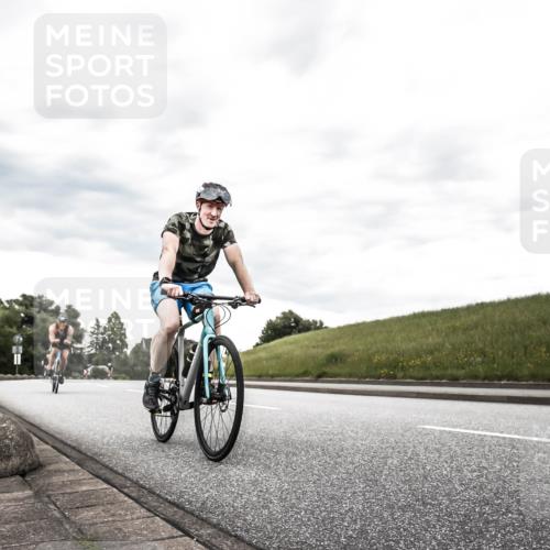 21.06.2026 - 29. Vierlanden-Triathlon H.Heesch http://msf.ph/oto/9898559 21.06.2026 10:17:57 Radfahren 3, 422, 444 meine-sportfotos.de