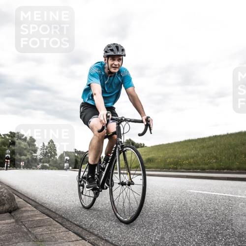21.06.2026 - 29. Vierlanden-Triathlon H.Heesch http://msf.ph/oto/9898569 21.06.2026 10:19:10 Radfahren 24, 45, 261, 418, 470 meine-sportfotos.de