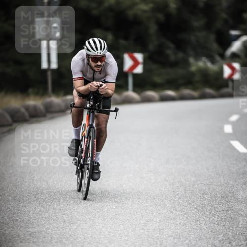 21.06.2026 - 29. Vierlanden-Triathlon H.Heesch http://msf.ph/oto/9898665 21.06.2026 10:05:35 Radfahren 5, 135, 175, 312 meine-sportfotos.de