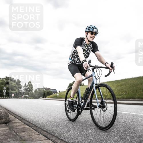 21.06.2026 - 29. Vierlanden-Triathlon H.Heesch http://msf.ph/oto/9898669 21.06.2026 10:21:03 Radfahren 36, 406 meine-sportfotos.de