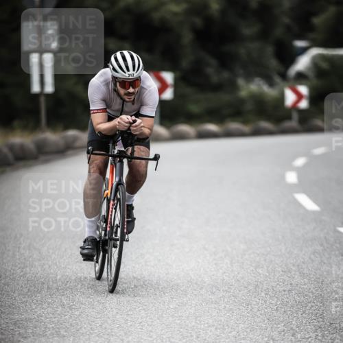 21.06.2026 - 29. Vierlanden-Triathlon H.Heesch http://msf.ph/oto/9898670 21.06.2026 10:05:35 Radfahren 5, 135, 175, 312 meine-sportfotos.de