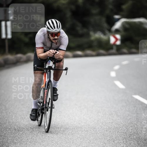 21.06.2026 - 29. Vierlanden-Triathlon H.Heesch http://msf.ph/oto/9898673 21.06.2026 10:05:35 Radfahren 5, 135, 175, 312 meine-sportfotos.de