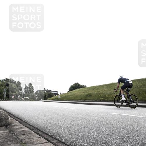 21.06.2026 - 29. Vierlanden-Triathlon H.Heesch http://msf.ph/oto/9898752 21.06.2026 10:45:40 Radfahren  meine-sportfotos.de