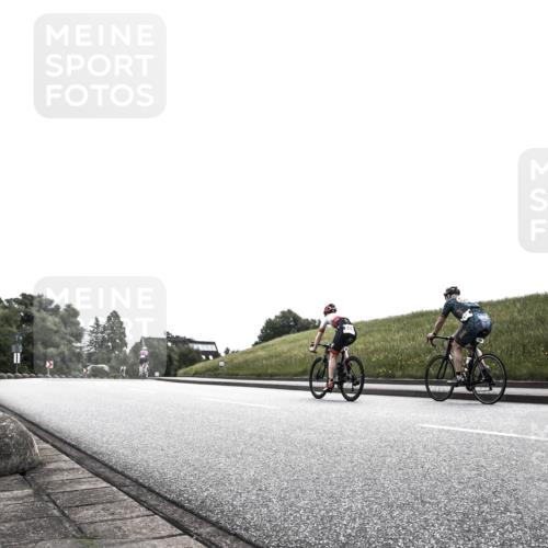 21.06.2026 - 29. Vierlanden-Triathlon H.Heesch http://msf.ph/oto/9898822 21.06.2026 10:47:10 Radfahren 292, 325, 422 meine-sportfotos.de