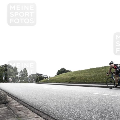 21.06.2026 - 29. Vierlanden-Triathlon H.Heesch http://msf.ph/oto/9898825 21.06.2026 10:47:14 Radfahren 325, 470 meine-sportfotos.de
