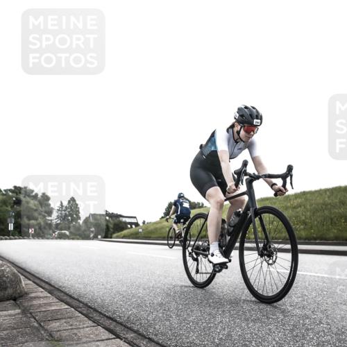 21.06.2026 - 29. Vierlanden-Triathlon H.Heesch http://msf.ph/oto/9898829 21.06.2026 10:47:19 Radfahren 264, 470 meine-sportfotos.de