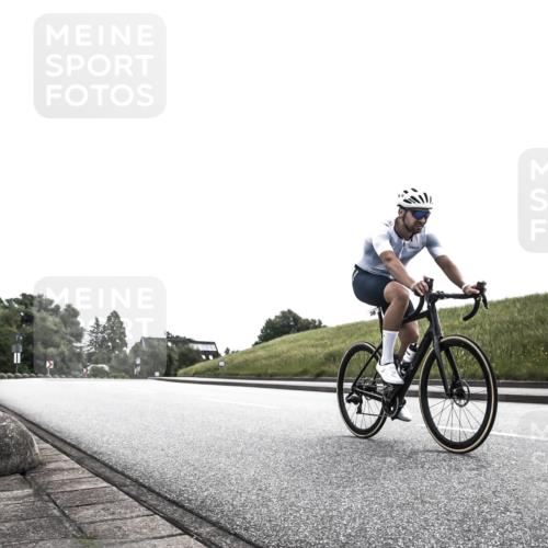 21.06.2026 - 29. Vierlanden-Triathlon H.Heesch http://msf.ph/oto/9898841 21.06.2026 10:47:45 Radfahren 38, 252, 393, 411 meine-sportfotos.de