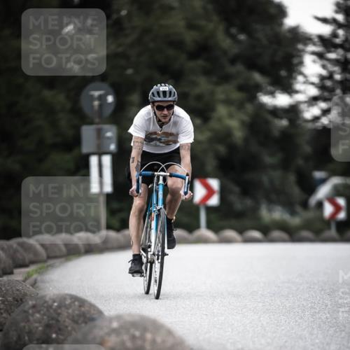 21.06.2026 - 29. Vierlanden-Triathlon H.Heesch http://msf.ph/oto/9898874 21.06.2026 10:06:17 Radfahren 9, 109, 354 meine-sportfotos.de