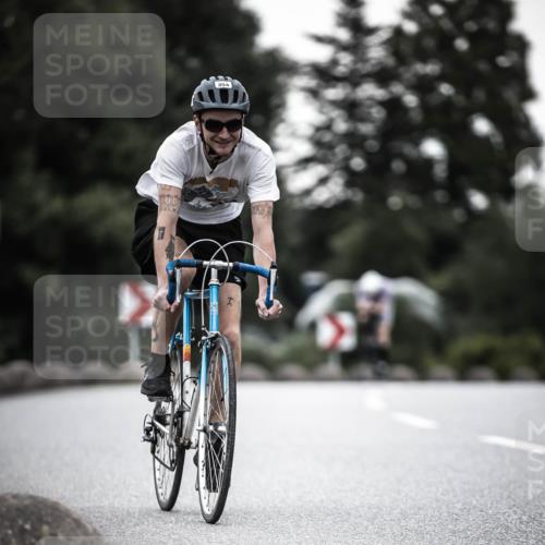 21.06.2026 - 29. Vierlanden-Triathlon H.Heesch http://msf.ph/oto/9898906 21.06.2026 10:06:18 Radfahren 9, 109, 354 meine-sportfotos.de