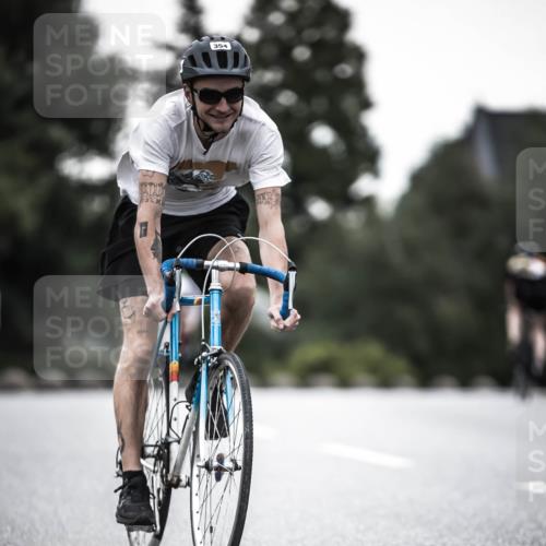 21.06.2026 - 29. Vierlanden-Triathlon H.Heesch http://msf.ph/oto/9898924 21.06.2026 10:06:18 Radfahren 9, 109, 354 meine-sportfotos.de
