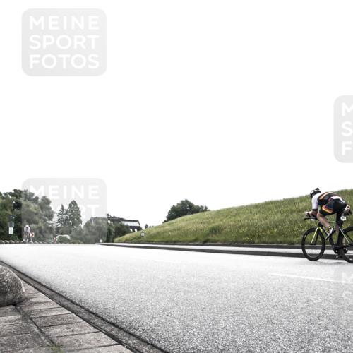 21.06.2026 - 29. Vierlanden-Triathlon H.Heesch http://msf.ph/oto/9898962 21.06.2026 10:50:50 Radfahren 120, 195, 403 meine-sportfotos.de
