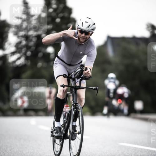 21.06.2026 - 29. Vierlanden-Triathlon H.Heesch http://msf.ph/oto/9898982 21.06.2026 10:06:23 Radfahren 109, 147, 165, 360, 381 meine-sportfotos.de